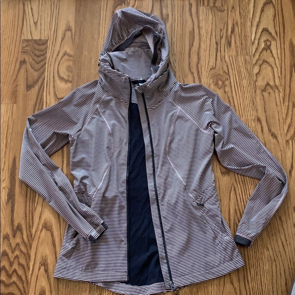 Lululemon windbreaker hoodie